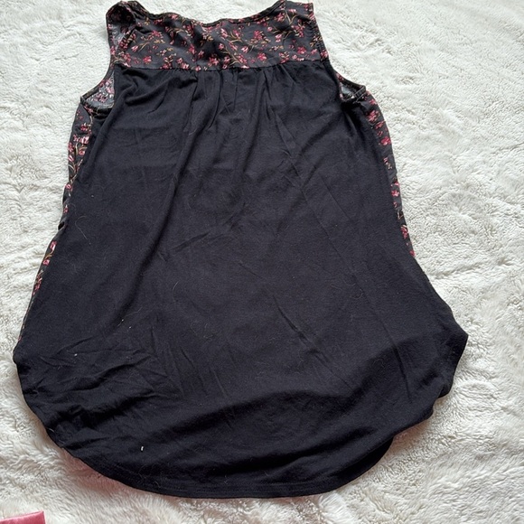 Le Château Black Floral Sleeveless Blouse - Size XXS - Picture 5 of 5